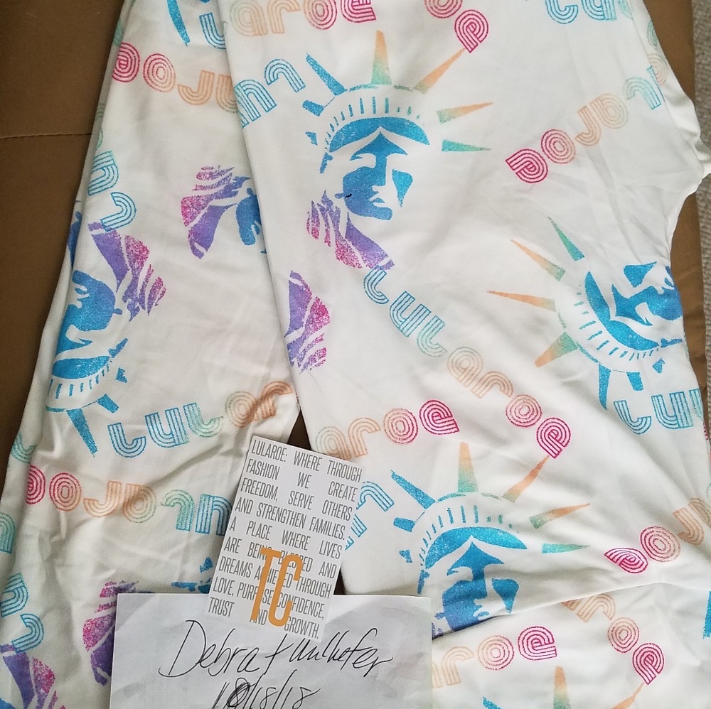 LuLaRoe TC Americana Leggings